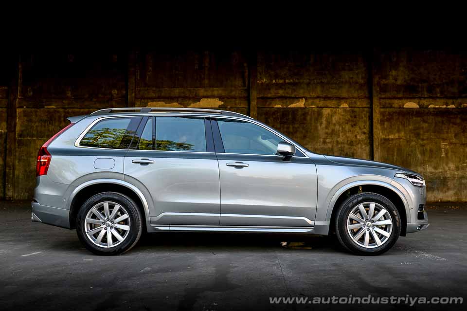 2016 Volvo XC90 D5 side