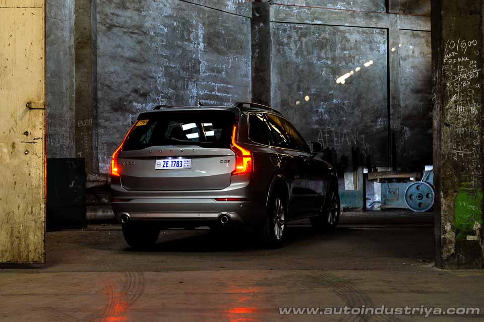 2016 Volvo XC90 D5 rear quarter
