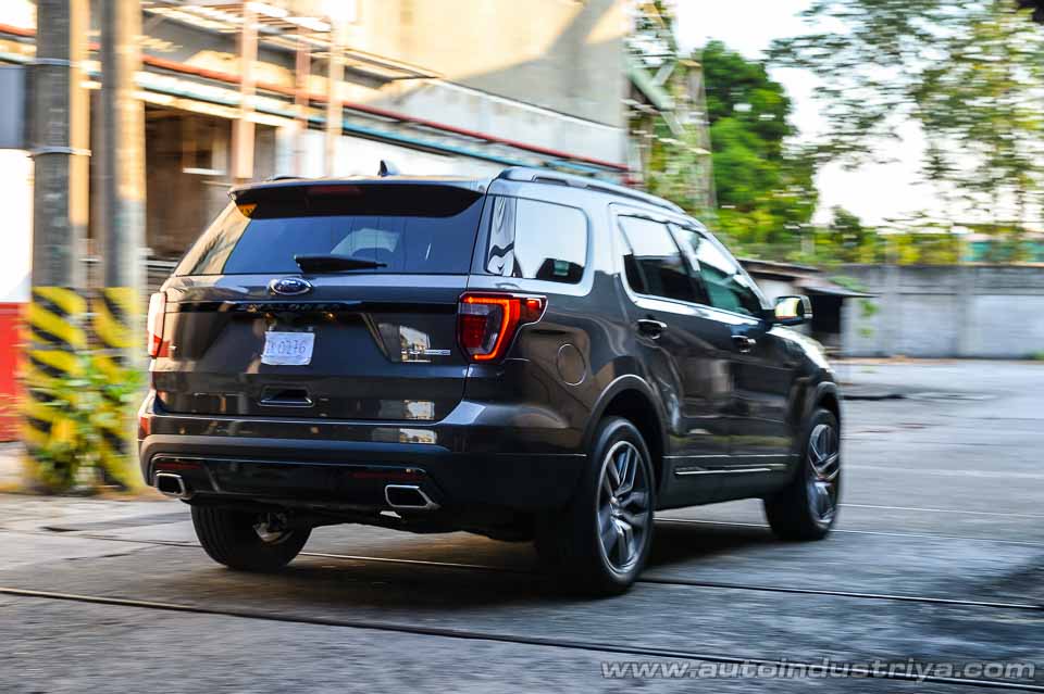 2016 Ford Explorer Sport rear quarter