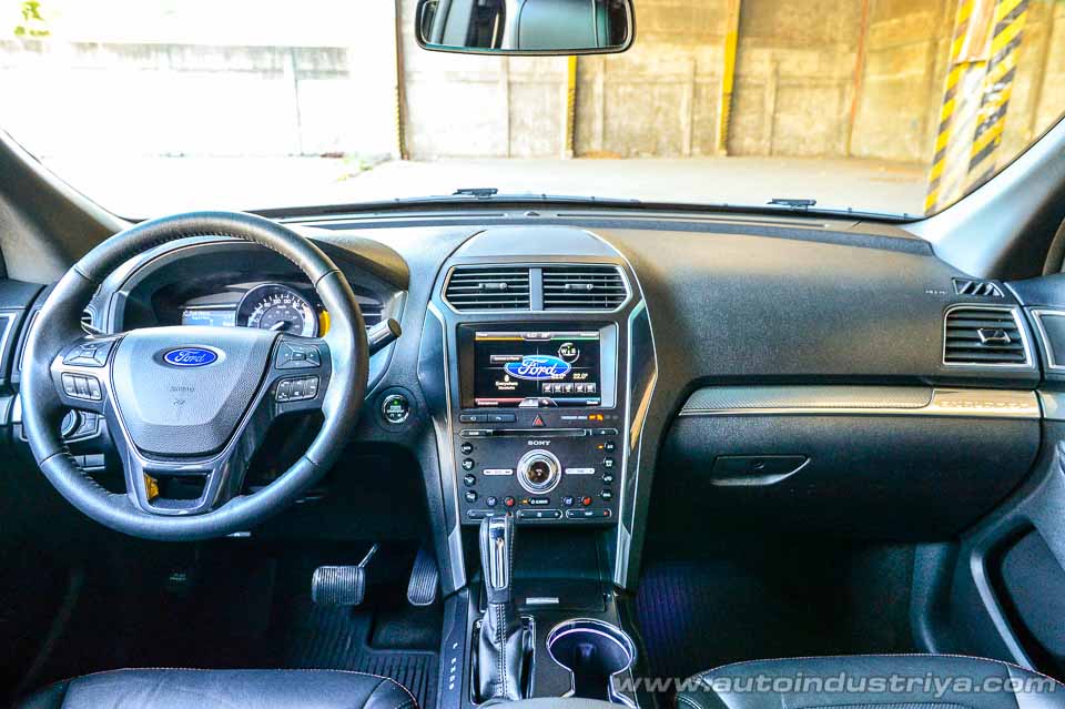 2016 Ford Explorer Sport cabin