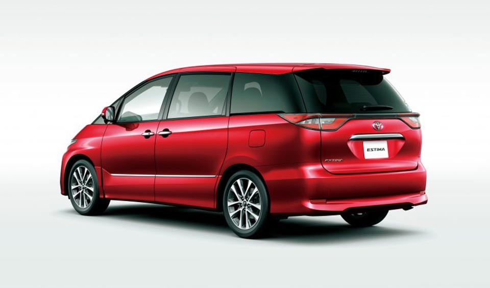 Rear quarter of the 2016 Toyota Previa