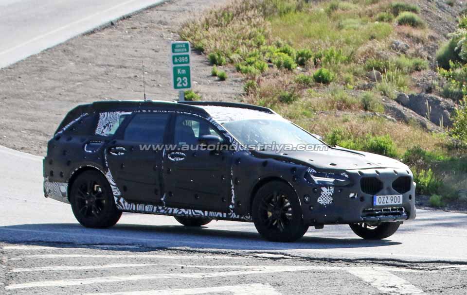 Volvo V90 Cross Country testing