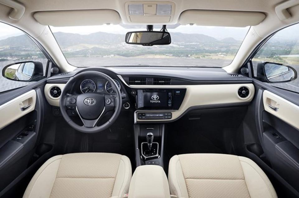 Inside the 2017 Toyota Corolla Altis
