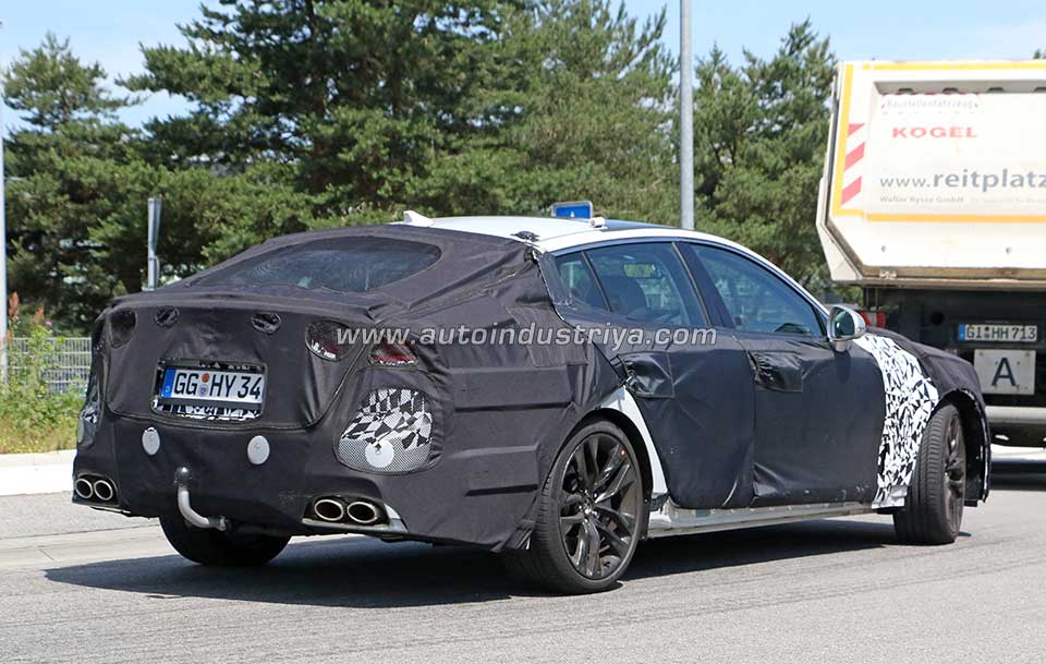 Kia Stinger/GT spied 1