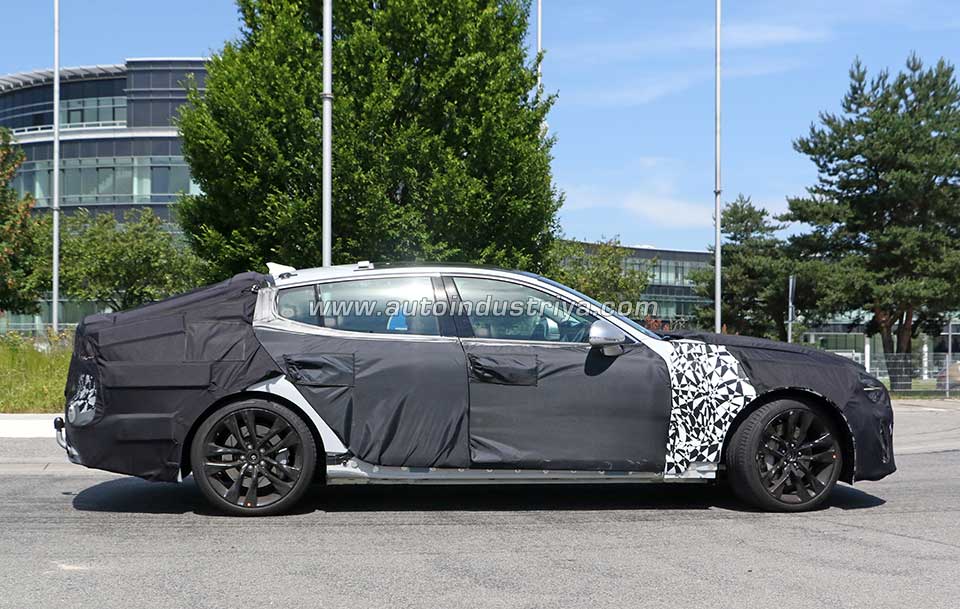 Kia Stinger/GT spied 3