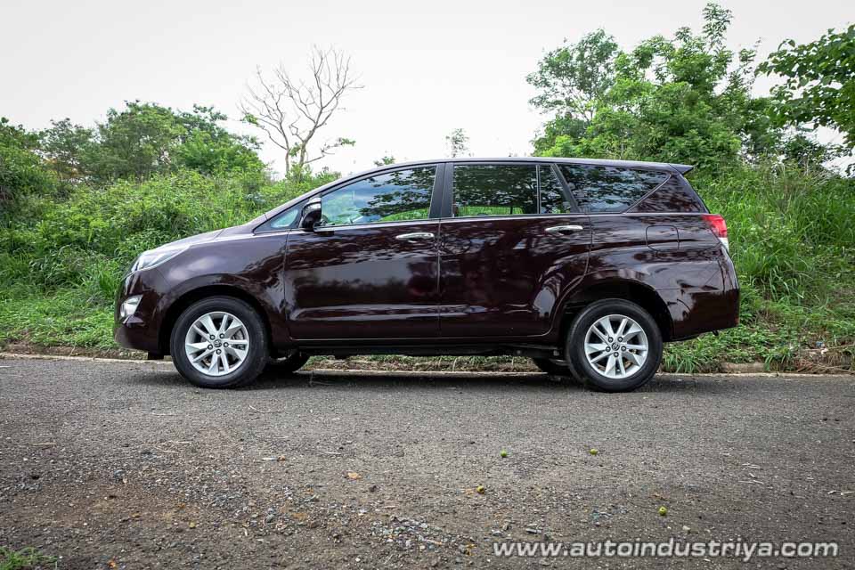 2016 Toyota Innova 2.0G AT side