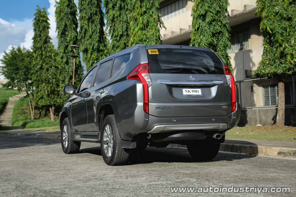 2016 Mitsubishi Montero Sport GLS Premium rear
