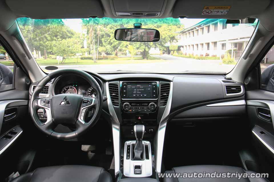 2016 Mitsubishi Montero Sport GLS Premium dashboard