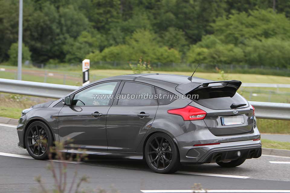 Ford Focus RS 500 side