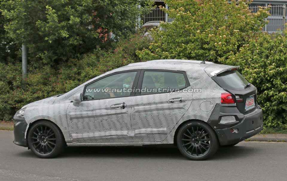 Side profile of the alleged 2018 Ford Fiesta ST