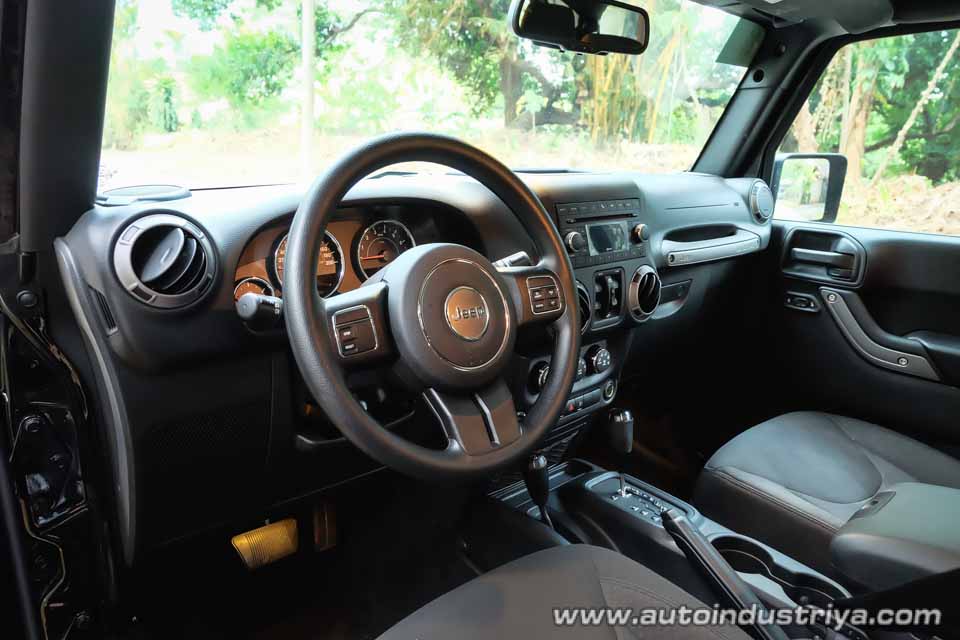 Jeep Wrangler dashboard