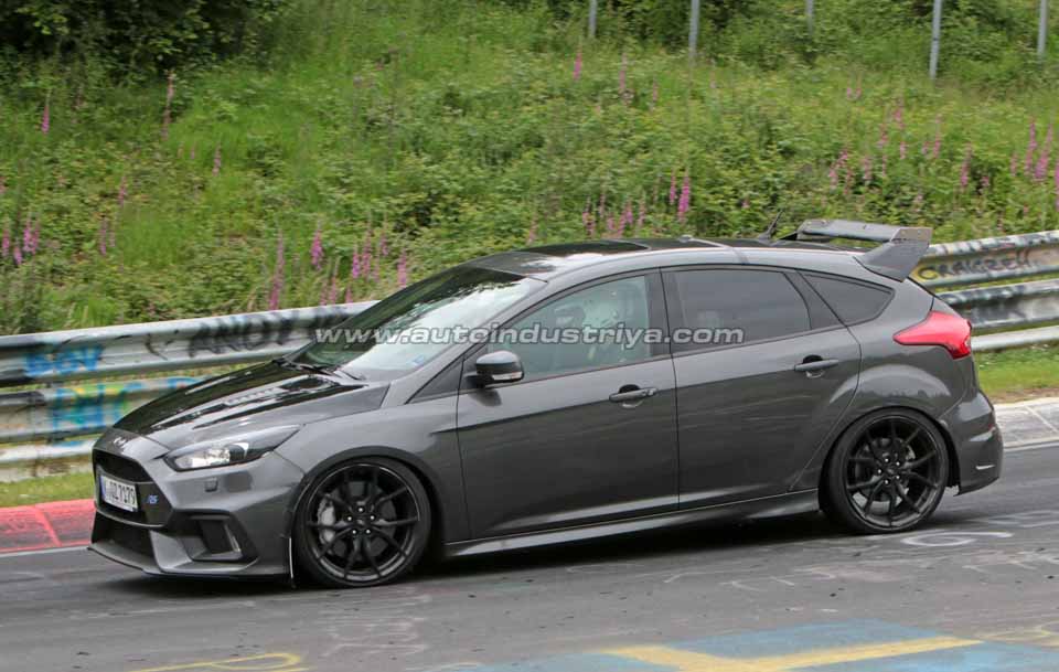 Side profile of the Ford Focus RS500 prototype