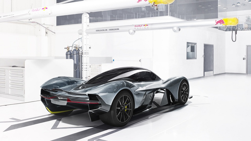 Rear quarter design of the AM-RB 001