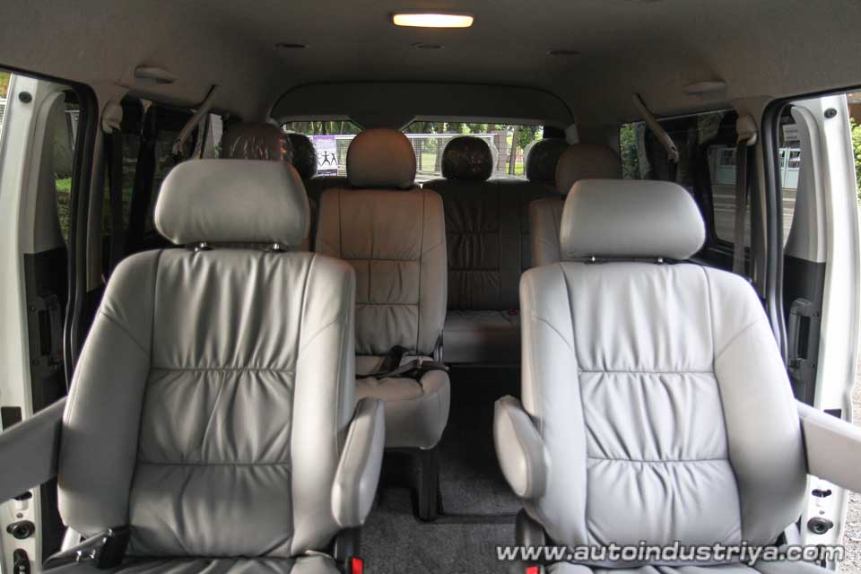 Toyota Hiace Super Grandia seating