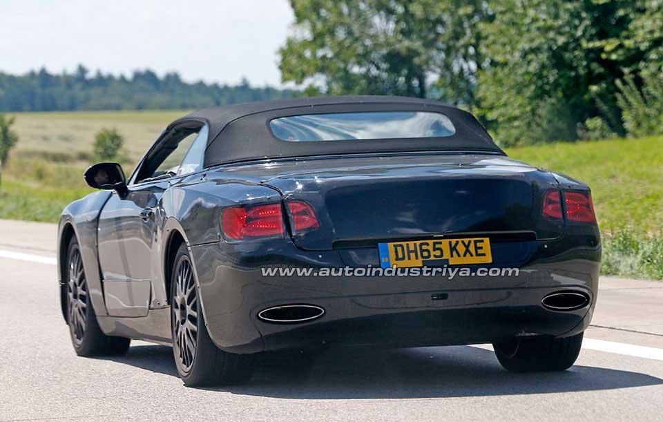 Rear quarter of the 2018 Bentley Continental GTC spied