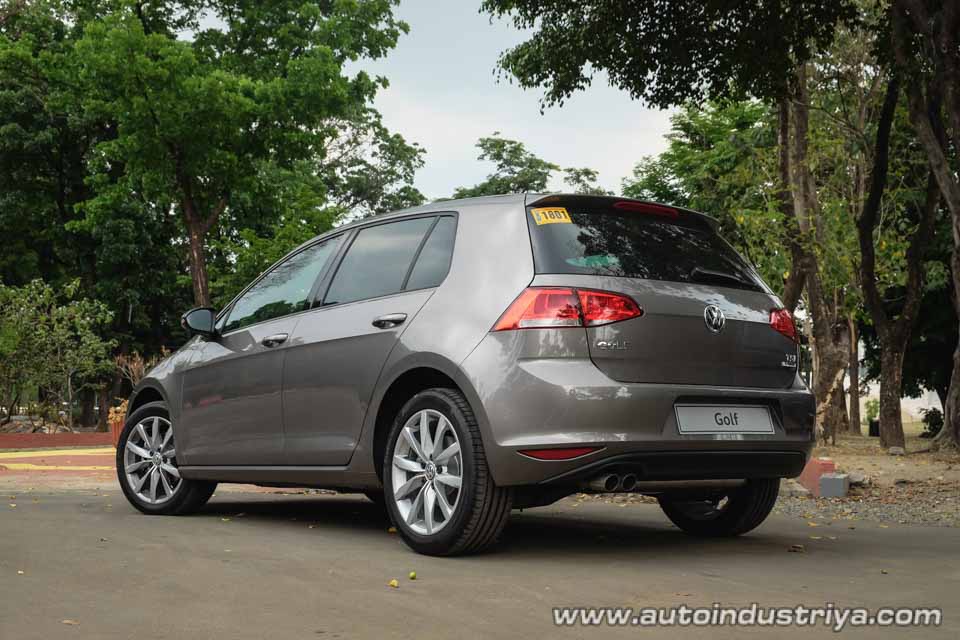 2016 Volkswagen Golf TSI rear quarter