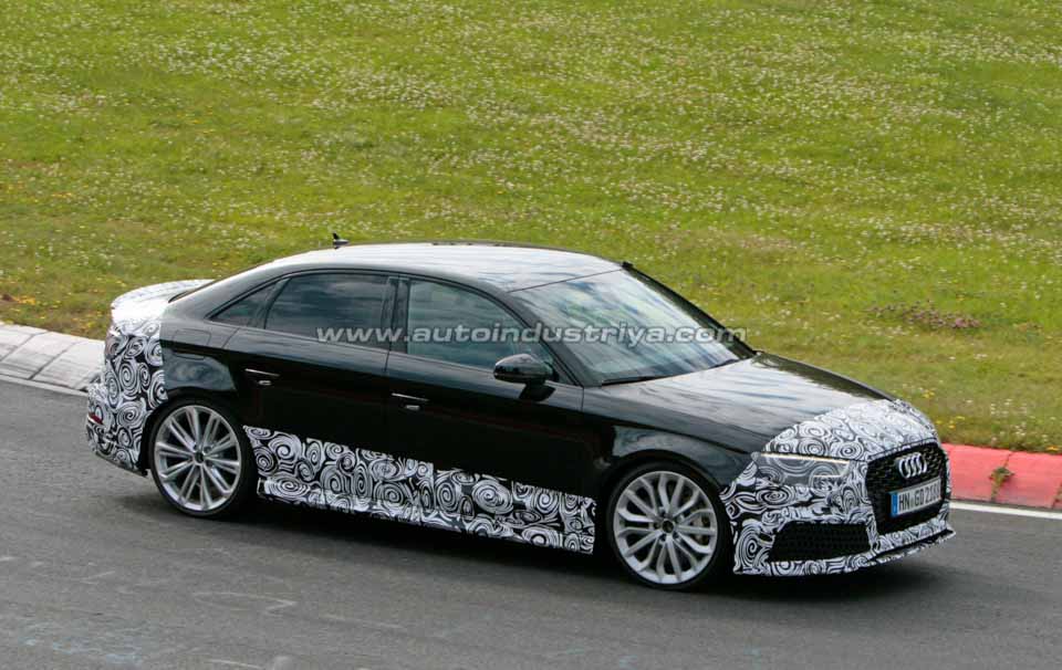 Side profile of the 2017 Audi RS 3