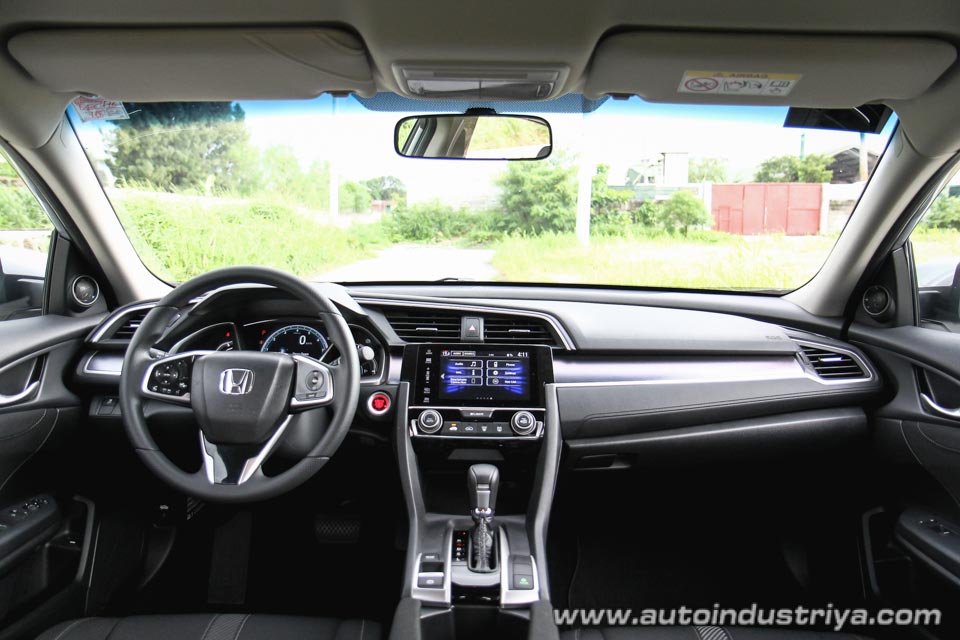Inside the 2016 Honda Civic 1.8 E