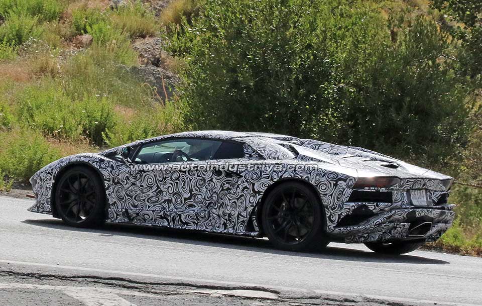 Aventador test mule rear quarter