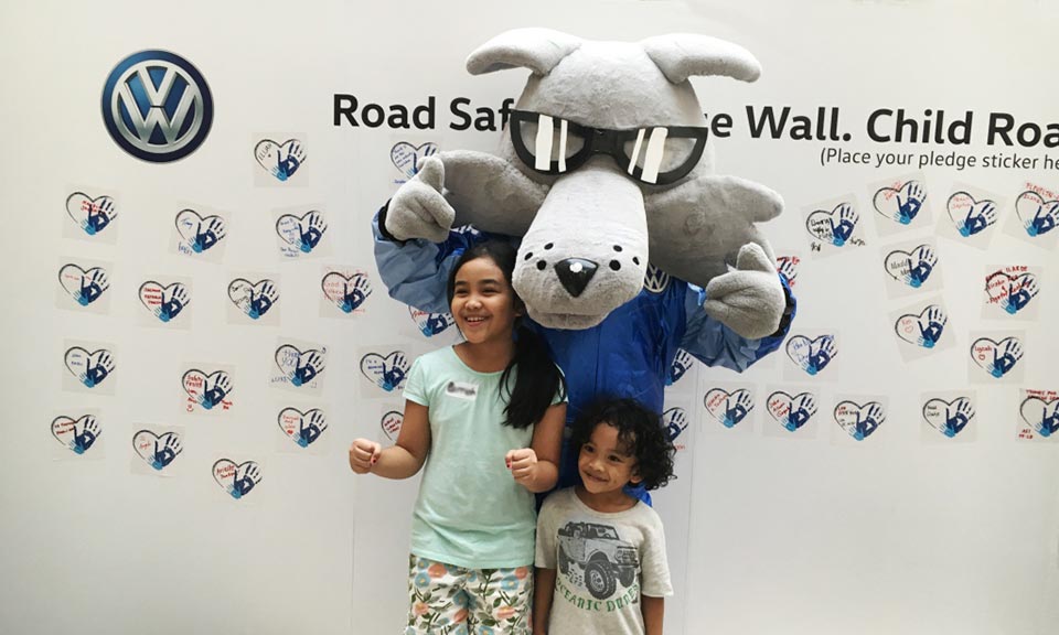 Wolfi with the learners in Volkswagen's CSI