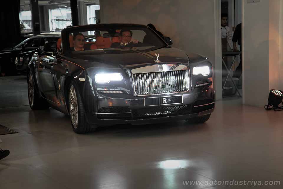 RR Dawn rolls in