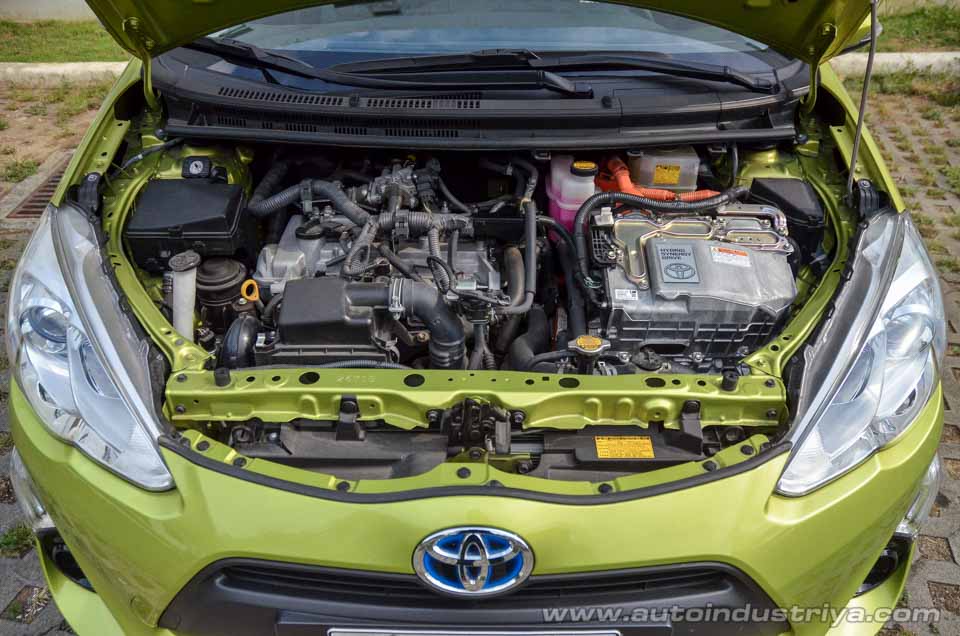 The 1.5-liter Atkinson Cycle inline-four with the electric motor 