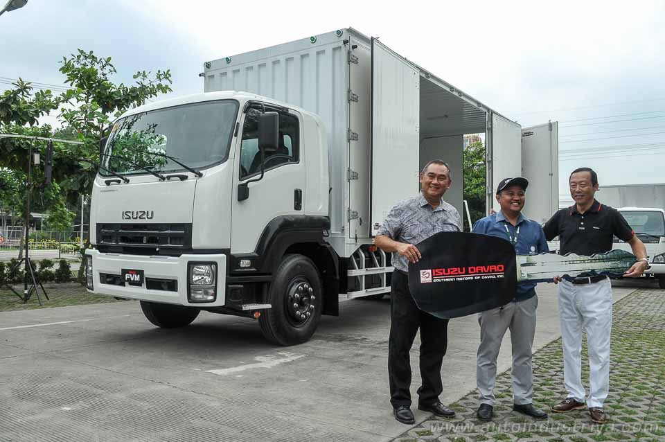 Isuzu Davao ceremonial turnover to customers