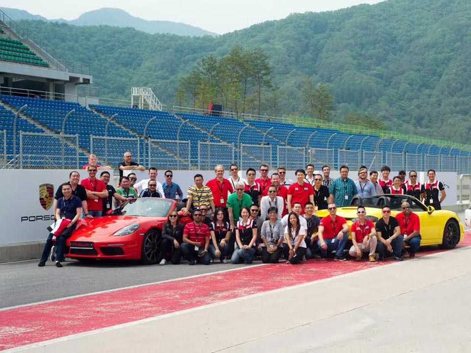 Porsche with the 718 Boxsters 