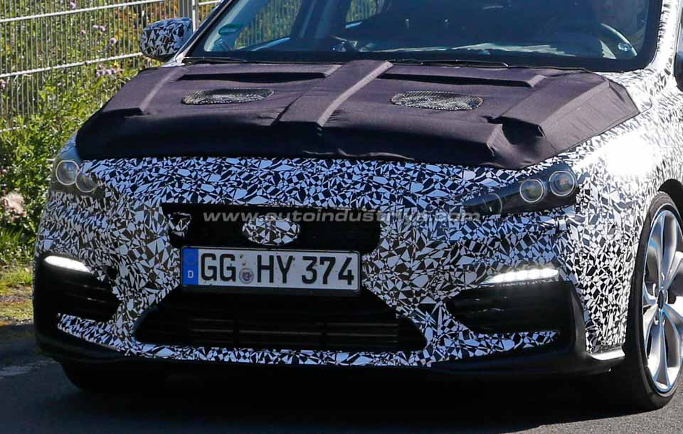 Up close shot of the 2017 Hyundai i30N