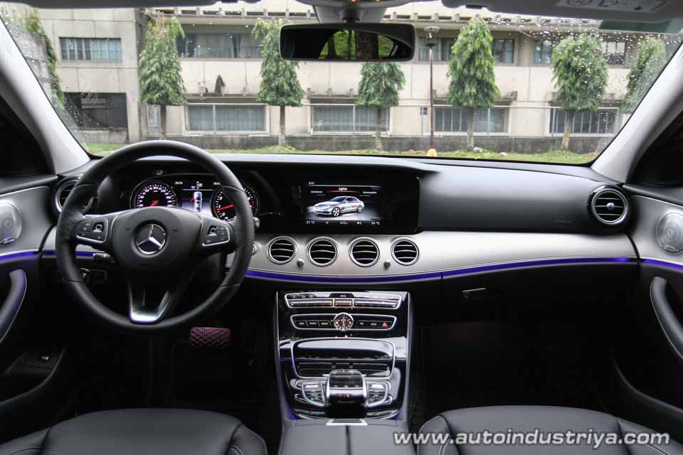 2016 Mercedes-Benz E200 Avantgarde dashboard