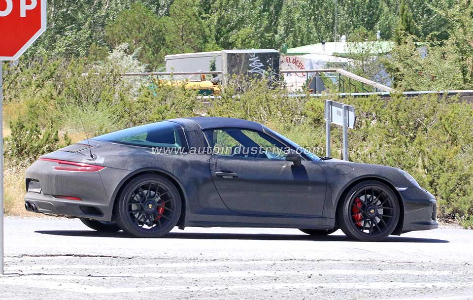 Porsche 991.2 Targa GTS side