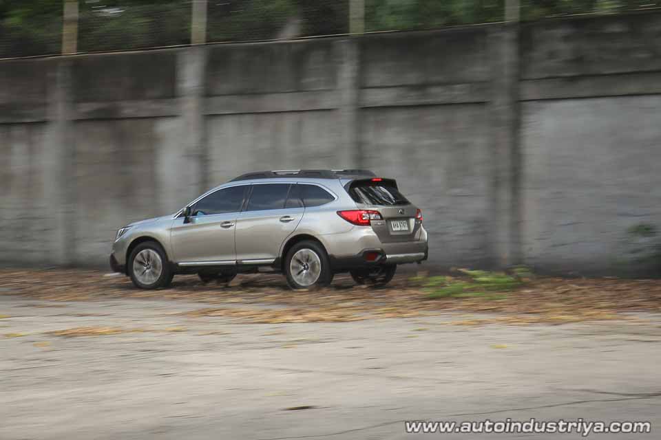 Subaru Outback running