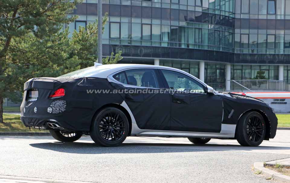 Genesis G70 rear quarter
