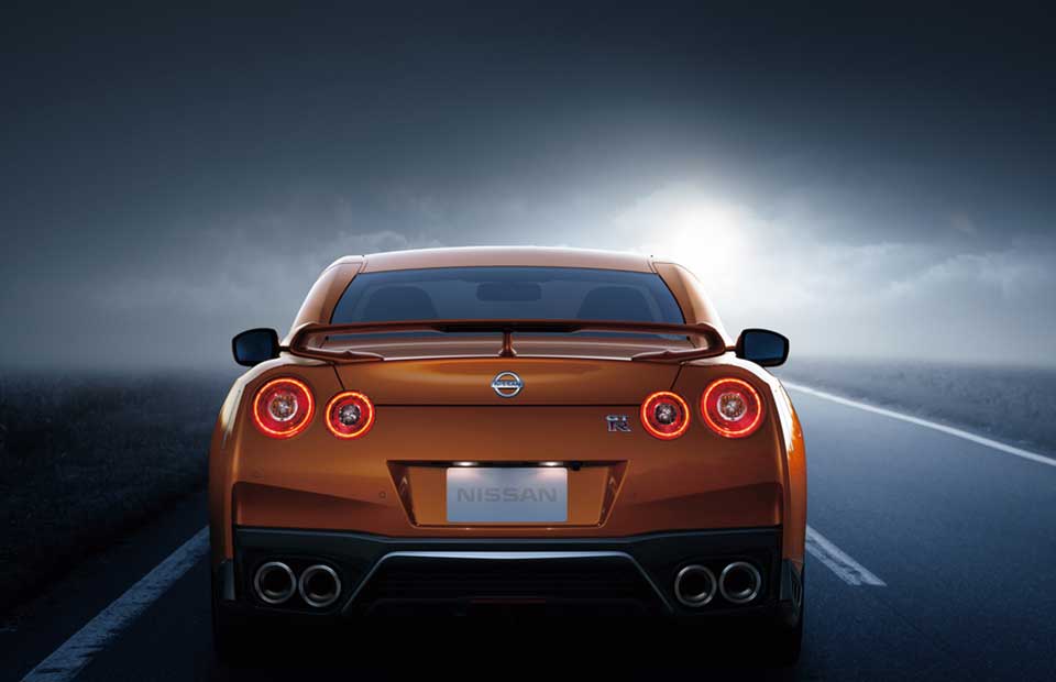 2016 Nissan GT-R rear
