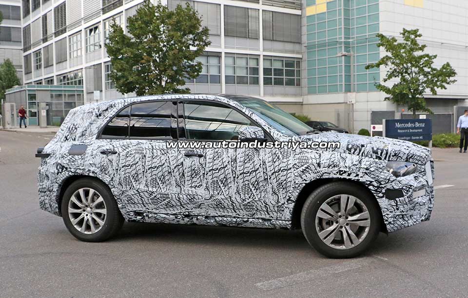 20177 Mercedes-Benz GLE side