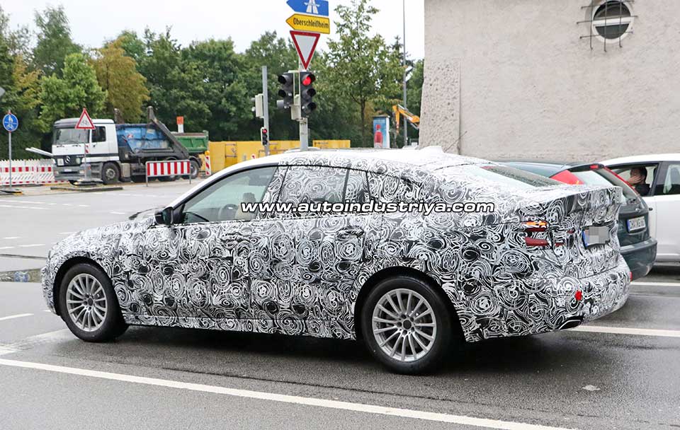 2017 BMW 5 Series GT rear quarter