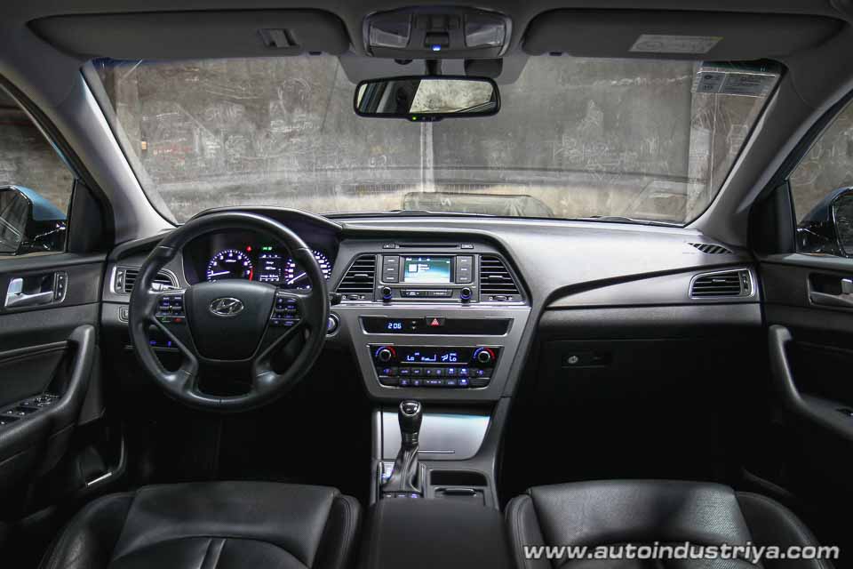Hyundai Sonata interior