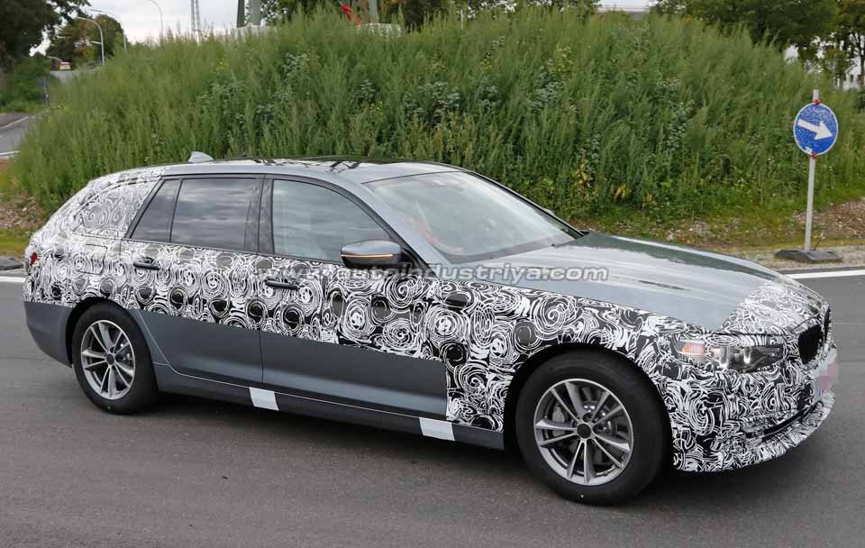 Spied: 2017 BMW 5 Series Touring sheds more cover