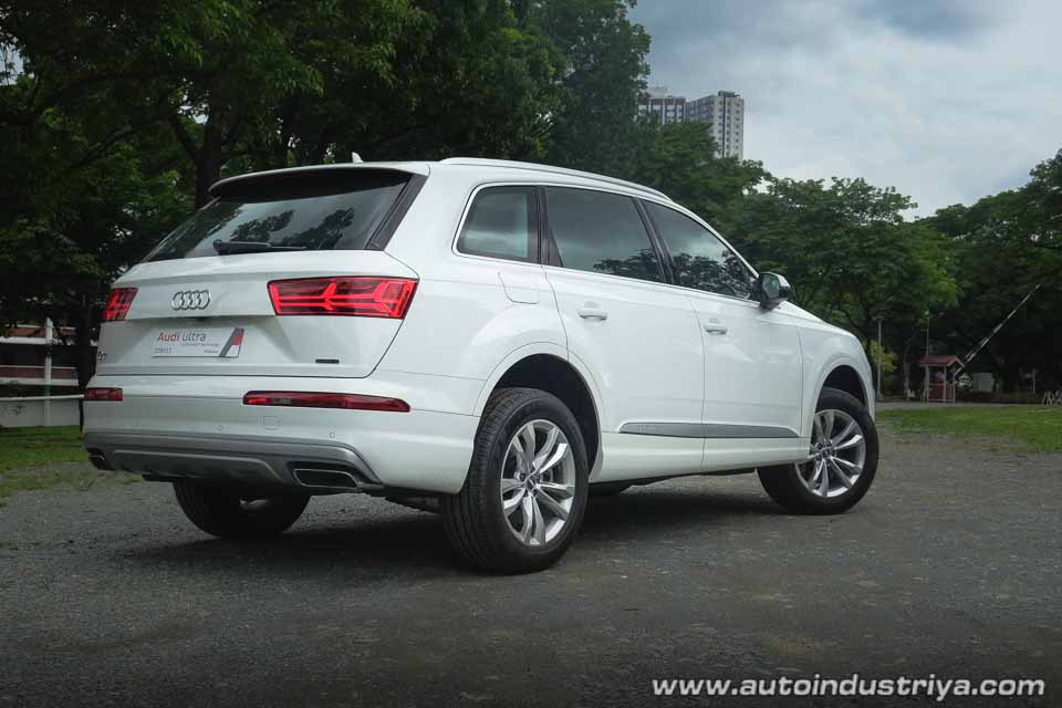 Audi Q7 rear