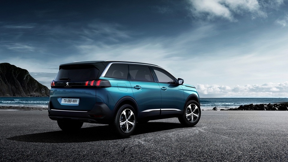 The rear quarter of the 2017 Peugeot 5008