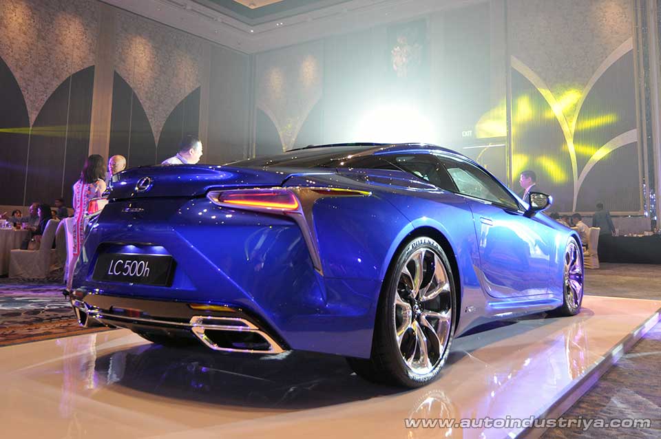 Lexus LF500h rear quarter