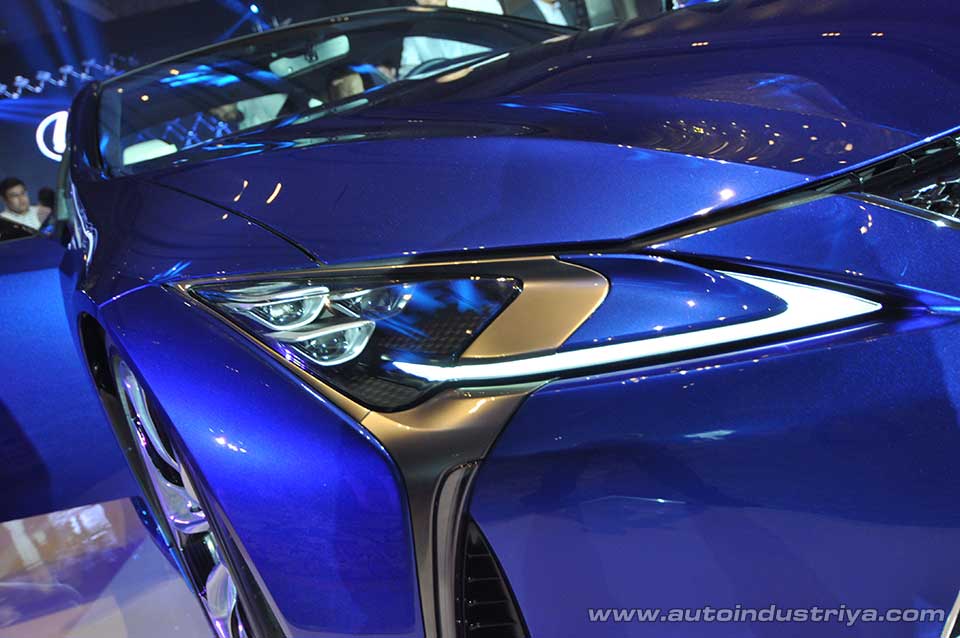 Lexus LF500h headlight