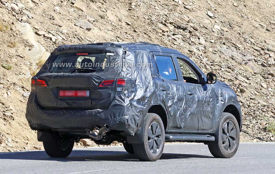 2017 Nissan Navara SUV rear