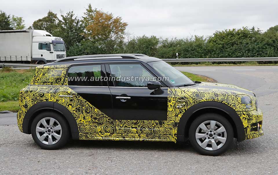2017 Mini Countryman side
