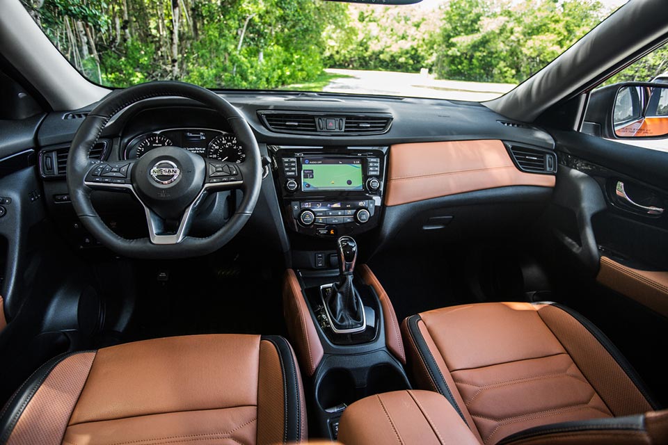 Inside the 2017 Nissan Rogue