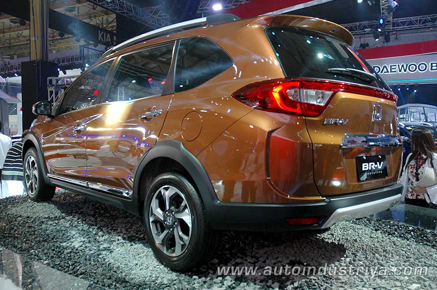 Honda BR-V rear quarter