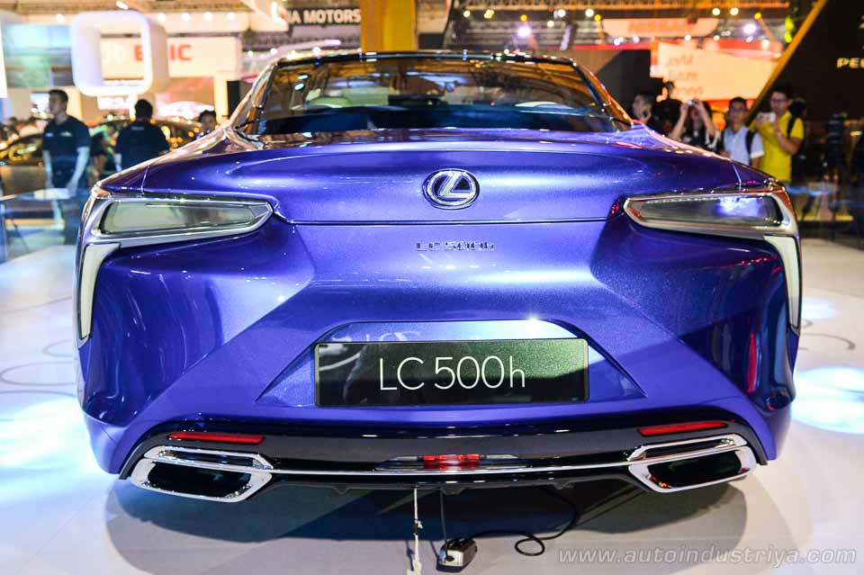 Lexus LC500h rear