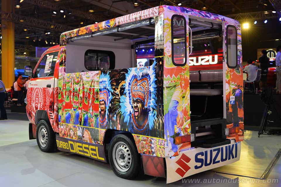 Suzuki Carry rear quarter