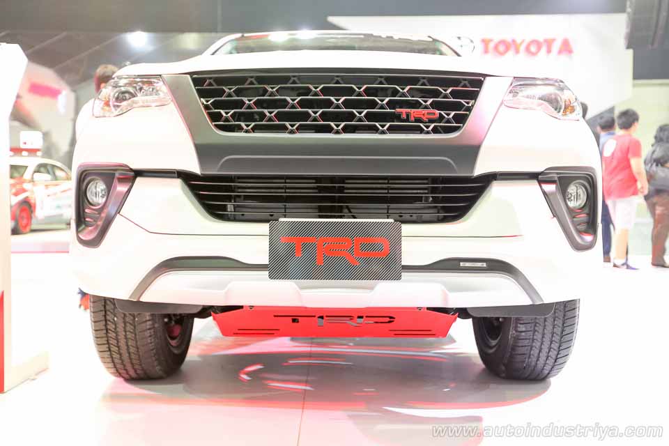 2016 Toyota Fortuner TRD front