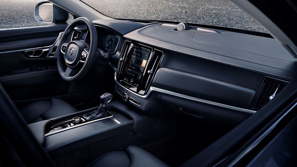 Inside the Volvo V90 Cross Country